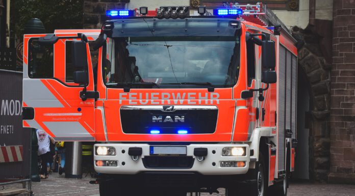 Serie von Bränden beschäftigte die Feuerwehr in Letter. Feuerwehr, Themenfoto