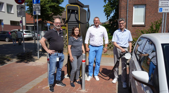 Verbesserte Landeinfrastruktur - Stadt Seelze nimmt erste Schnellladesäule in Betrieb