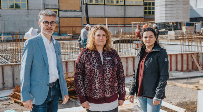 Neues Fundament für die Bildung - Bodenplatte für den Neubau der BBG in Seelze gegossen. 3 Jahrgänge werden zukünftig auf die BBG gehen.
