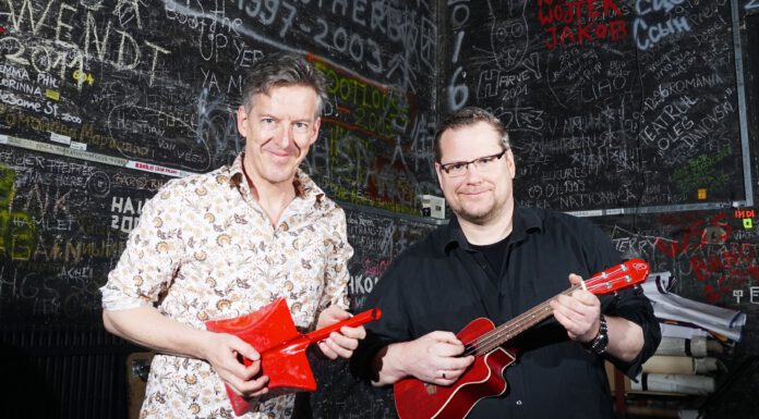 Wort, Witz und Musik – Uwe Janssen und Imre Grimm gastieren im Alten Krug Wort, Witz und Musik - Uwe Janssen und Imre Grimm gastieren im Alten Krug