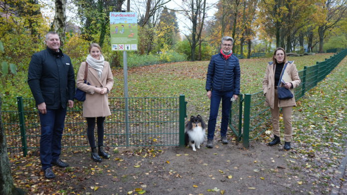 Die neue Hundewiese in Seelze ist offiziell eröffnet Neue Hundewiese in Seelze ist offiziell eröffnet