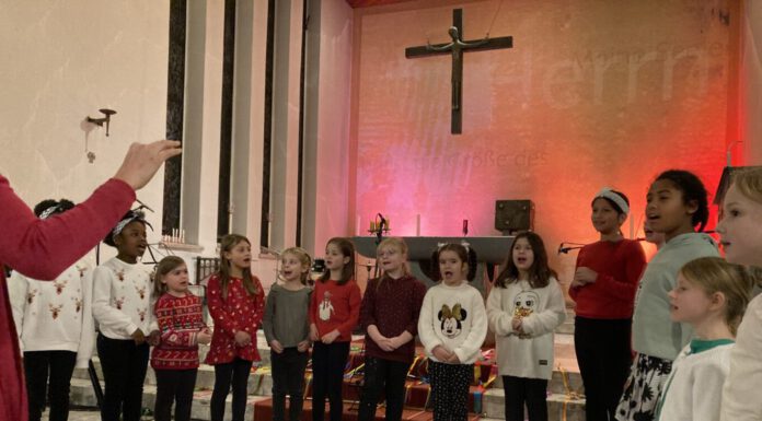 Weihnachtskonzert am 15.12.2023 - 10 Ensembles der Musikschule stimmen auf Weihnachten ein