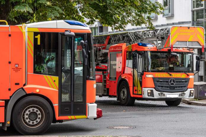 62-Jähriger nach Wohnungsbrand im Mehrfamilienhaus in Velber verstorben