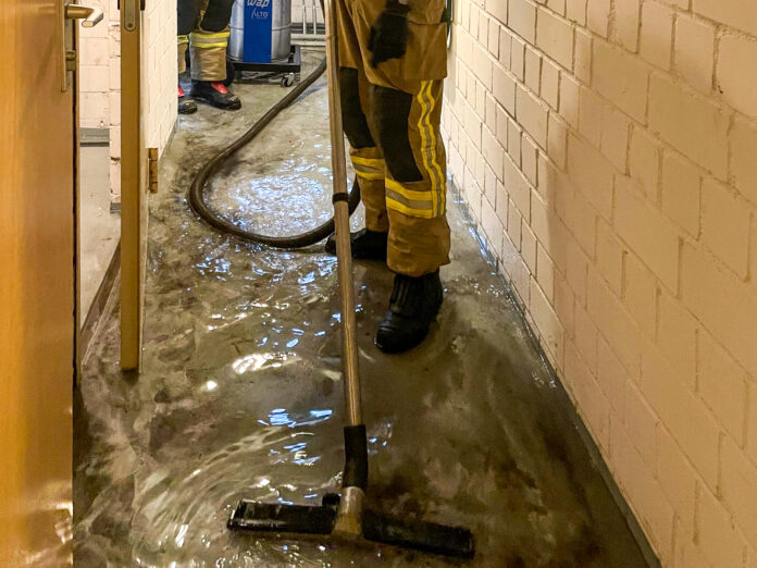 Ortsfeuerwehren der Stadt Seelze im Dauereinsatz: Unwetter hält die Seelzer Feuerwehren fast 16 Stunden auf Trab