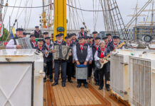 Shanty-Chor Lohnde trotzt Schietwetter: Auftritt bei "Maritime Tage" in Bremerhaven mit Hindernissen