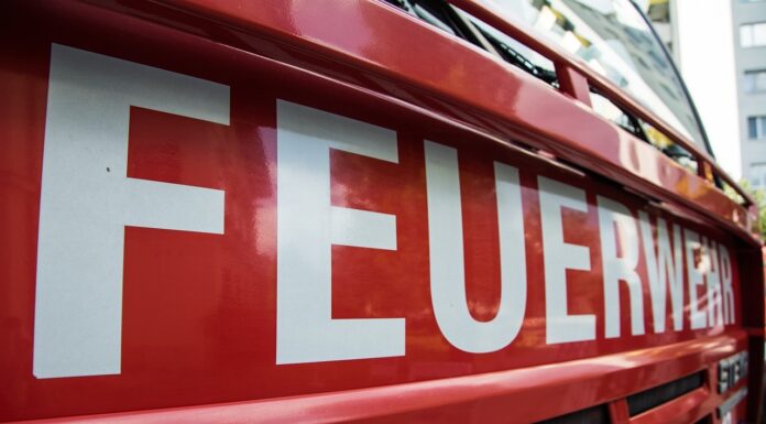 In Seelze lösten ein Smartphone und Essen Feuerwehreinsätze aus. Die Feuerwehr reagierte schnell auf die Notrufe