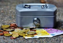 Die Sparkasse Hannover informiert über Einschränkungen bei Kartenzahlungen und Online-Banking vom 23. bis 25. Mai 2025. Es wird empfohlen, vor dem 23. Mai das benötigte Bargeld abzuheben oder auf Kreditkarten umzusteigen