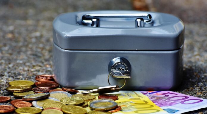 Die Sparkasse Hannover informiert über Einschränkungen bei Kartenzahlungen und Online-Banking vom 23. bis 25. Mai 2025. Es wird empfohlen, vor dem 23. Mai das benötigte Bargeld abzuheben oder auf Kreditkarten umzusteigen