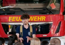 Die Brandschutzfrüherziehung für Grundschüler der Regenbogenschule Seelze vermittelt wichtige Sicherheitskenntnisse und praktische Fähigkeiten