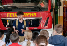 Die Brandschutzfrüherziehung für Grundschüler der Regenbogenschule Seelze vermittelt wichtige Sicherheitskenntnisse und praktische Fähigkeiten