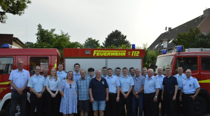 Die Jahreshauptversammlung der Ortsfeuerwehr Almhorst bietet einen Rückblick auf Ehrungen und wichtige Veränderungen im Kommando