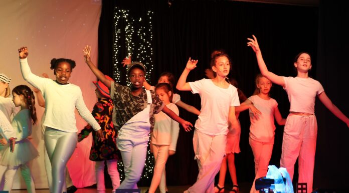 Das Familien-Musical "Der kleine Tag" begeistert mit einer zauberhaften Geschichte und Musik von Rolf Zuckowski