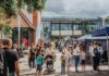 Ein bunter Start in die Sommerferien wird durch die Familienmesse und School's out-Party in Seelze geboten