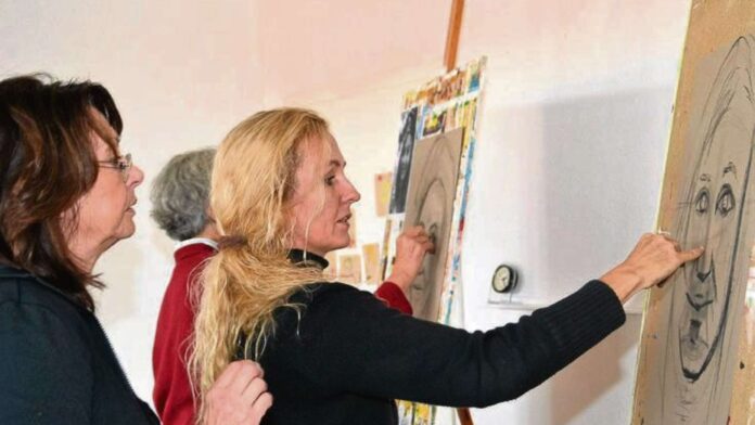 Professionelle Künstlerin: In drei Workshops vermittelt Inga Mihailovic am Dienstag, 22. Juli, Mittwoch, 23. Juli, und Donnerstag, 24. Juli, jeweils von 17 bis 20 Uhr Grundlagen der Porträtzeichnung Die Stadt Seelze lädt zu Porträt-Workshops ein, die von Künstlerin Inga Mihailovic geleitet werden. Anmeldung ab sofort möglich