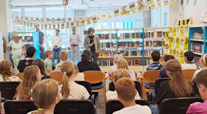 Der Julius-Club bietet Lesespaß, Spiele und einen geheimnisvollen Bücherstapel für Kinder und Jugendliche in Seelze