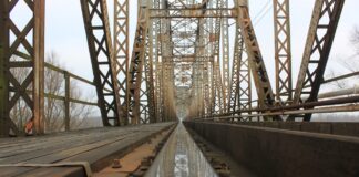 Die Erneuerung der Eisenbahnbrücke bei Letter führt zur Sperrung des Betriebswegs für Fuß- und Radverkehr im Juni 2025