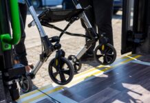 Die ÜSTRA bietet Mobilitätstrainings in Hannover und Seelze an, um sicher und barrierefrei Busse und Bahnen zu nutzen