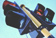 Die neue Ampel an der Harenberger Meile sorgt für mehr Sicherheit zum Schulstart und verbessert den Schulweg für Kinder
