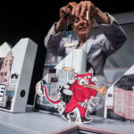 Das Theater für Kinder zeigt den Wandel von Michel in der Suppenschüssel zu Bettina bummelt mit viel Fantasie und Live-Legetrick