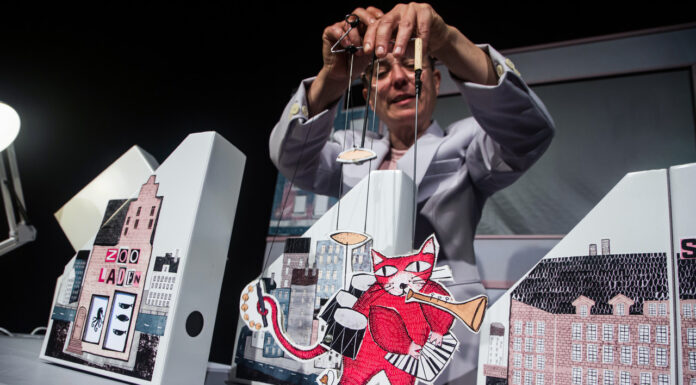 „Bettina bummelt“ statt „Michel in der Suppenschüsssel“ am 19.09. im „Alter Krug“ Das Theater für Kinder zeigt den Wandel von Michel in der Suppenschüssel zu Bettina bummelt mit viel Fantasie und Live-Legetrick