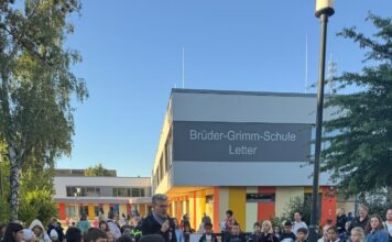 Die Verkehrssituation vor der Brüder-Grimm-Schule erfordert Ideen und Wünsche für sichere Schulwege. Schüler können mitgestalten