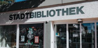 Der Silent Book Club bietet die Möglichkeit, gemeinsam lesen im Silent Book Club und sich darüber auszutauschen