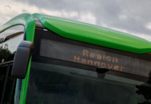 Zusätzliche Nachtverkehre werden bei Bus, Stadtbahn und sprinit an Feiertagen am 2. und 30. Oktober angeboten