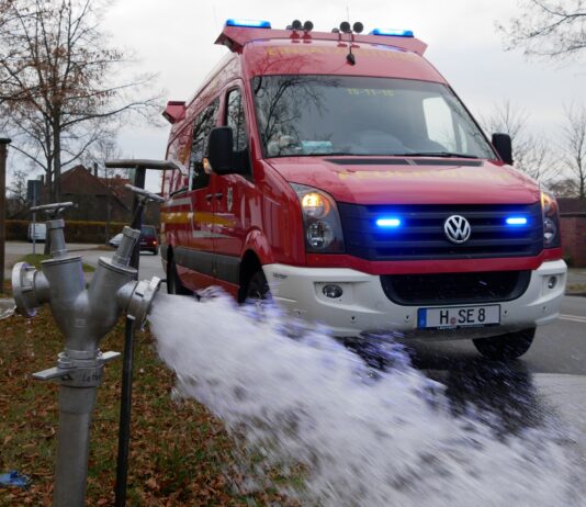 Wassertrübung durch Hydrantenprüfung: Feuerwehr informiert Anwohner über mögliche Beeinträchtigungen Wassertrübung durch Hydrantenprüfung: Feuerwehr informiert Anwohner über mögliche Beeinträchtigungen und Maßnahmen