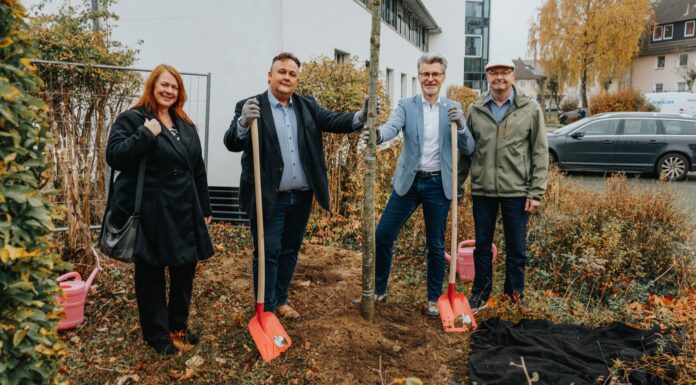 35 Jahre Städtepartnerschaft: Freundschaften verbinden Schkeuditz und Seelze 35 Jahre Städtepartnerschaft: Freundschaften verbinden Schkeuditz und Seelze. Ein Jubiläum voller Erinnerungen und Ausblicke auf die Zukunft