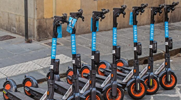 E-Scooter Fahrer unter Alkohol- und Drogenbeeinflussung: Zwei Kontrollen in Seelze enden mit Verfahren gegen die Fahrer