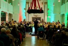 YoungStars verzaubern 450 Gäste mit festlichem Adventskonzert YoungStars verzaubern 450 Gäste mit festlichem Adventskonzert und bringen weihnachtliche Stimmung in die Kirchen