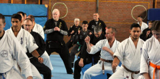 Der schwarze Riese der Kampfkunst begeistert beim Karate-Club Seelze und zeigt effektive Selbstverteidigungstechniken