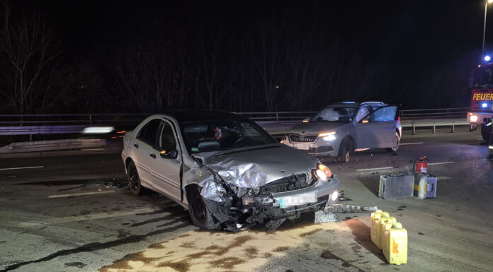 Die Feuerwehr Seelze hatte am 12.12.2025 mehrere Einsätze wegen auslaufender Betriebsstoffe nach Verkehrsunfällen