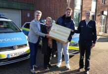 Weihnachtspakete für Einsatzkräfte: Bürgermeister dankt für unermüdlichen Einsatz und Wertschätzung der Polizei und Rettungskräfte