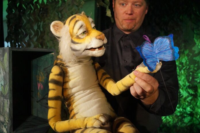Theater für Kinder: In ,,Tigerwild" nimmt das Theater Con Cuore die jungen Zuschauer mit auf eine abenteuerliche Reise voller Fantasie, Herz und überraschender Momente Abenteuer mit Herz und Fantasie: Theater für Kinder zeigt ,,Tigerwild" am 16. Januar im Veranstaltungszentrum Alter Krug