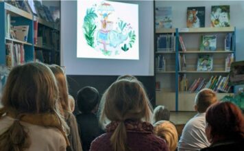 Bilderbuchkino fällt aus: Wasserschaden in Stadtbibliothek sorgt für Absage Bilderbuchkino fällt aus wegen Wasserschaden in der Stadtbibliothek. Nächstes Kino-Event findet im Januar statt