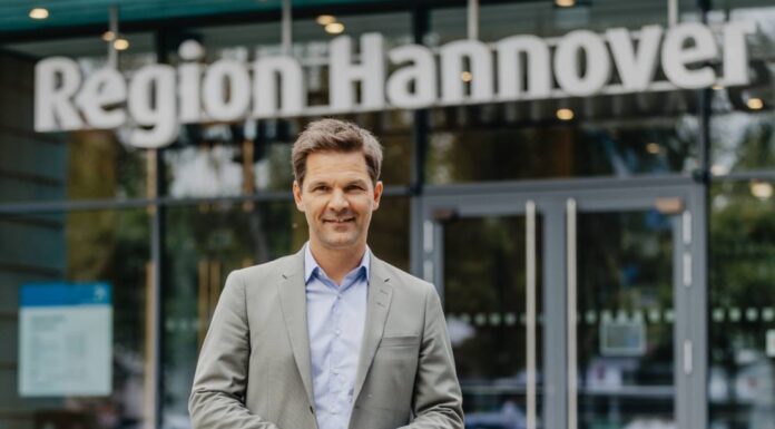 Die Beurlaubung des Regionspräsidenten für Wahlvorbereitungen wurde von der Regionsversammlung genehmigt. Details zur Entscheidung