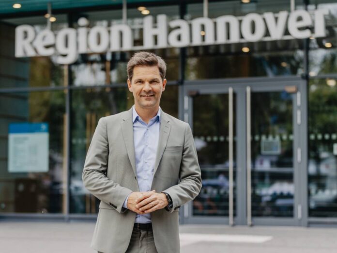 Die Beurlaubung des Regionspräsidenten für Wahlvorbereitungen wurde von der Regionsversammlung genehmigt. Details zur Entscheidung