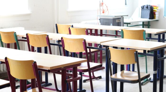 Witterungsbedingter Schulausfall:  In der Region und LH Hannover fällt der Unterricht an allen Schulen  und Stufen am Montag, den 12.01.2026, aus. Schulen entscheiden über Distanzunterricht