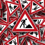 Ampel-Umbau sorgt für Stau: Mastenwechsel und LED-Umrüstung an Kreuzung bringen Verzögerungen, für Busse und Schwerlastverkehr