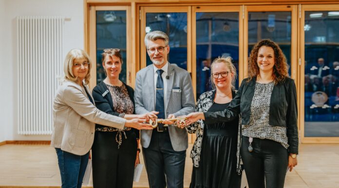 Campus Mühlenfeld eröffnet: Neue Schule und Kita schaffen Begegnungsort Campus Mühlenfeld eröffnet: Neue Grundschule und Kita bieten moderne Räume, Sporthalle und Treffpunkte – Gewinn für Gemeinschaft