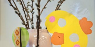 Osterdekorationen basteln: Stadtbibliothek lädt Kinder ein. Kreatives Gestalten mit Schafen, Küken und bunten Ostereiern