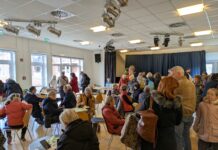 Der Bücherflohmarkt der Stadtbibliothek bietet eine bunte Medien-Auswahl und unterstützt wichtige Projekte Seelzer Vereine