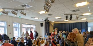 Der Bücherflohmarkt der Stadtbibliothek bietet eine bunte Medien-Auswahl und unterstützt wichtige Projekte Seelzer Vereine