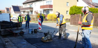 Frostschäden werden ausgebessert: Lange Frost, viele Reparaturen: Seelze stopft jetzt Schlaglöcher in 50 Straßen – mit Plan und Prioritätenliste und Blick