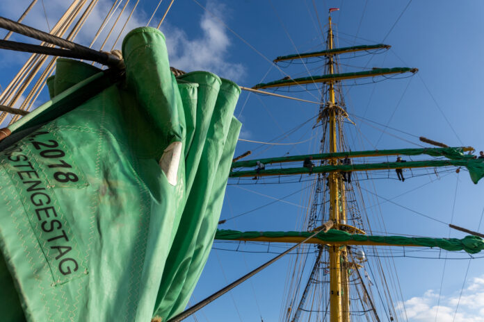 Maritimer Frühschoppen mit dem Shanty-Chor-Lohnde: Von Swing bis Maritim mit Just for Fun sowie Juliano Rossi und Lutz Krajenski