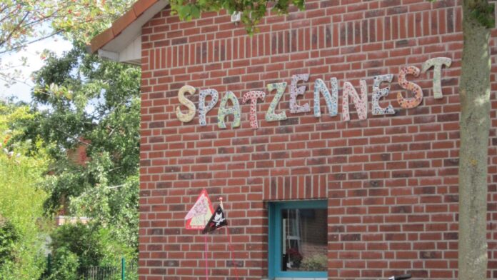 Nachhaltige Tauschbörse im Spatzennest: Kinder tauschen Kleidung und Spielzeug, Kronkorken helfen dem Tierschutz, Spenden auch