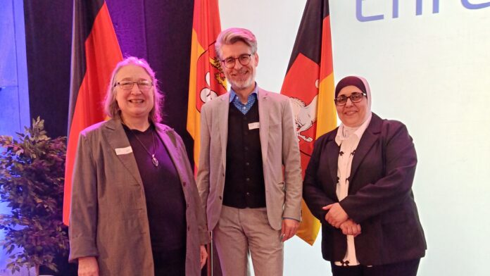 Nachbarschaftliches Miteinander in Seelze: Die Region Hannover ehrt „Hallo Zukunft“ im Ecki und den Verein „Letter-fit“ für ihr Engagement