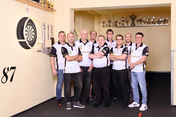 Ligameister im Darts in Seelze: SC Drop Out 87 holt den Titel in der 2. Liga und schafft den Aufstieg in die 1. Liga