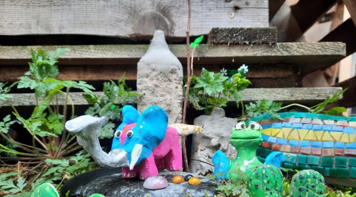 Sommerkunstcamp für Kinder in Seelze: Auf der Wiese am Rathaus sind von 28. bis 31. Juli noch Plätze für 8- bis 11-Jährige frei
